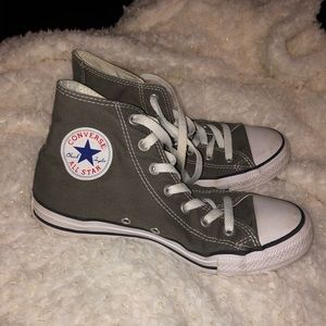 Women’s Converse size 8